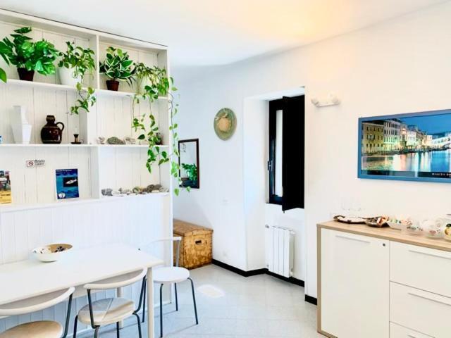La Marina Tower Apartment With Private Sea View Terrace ヴェルナッツァ エクステリア 写真